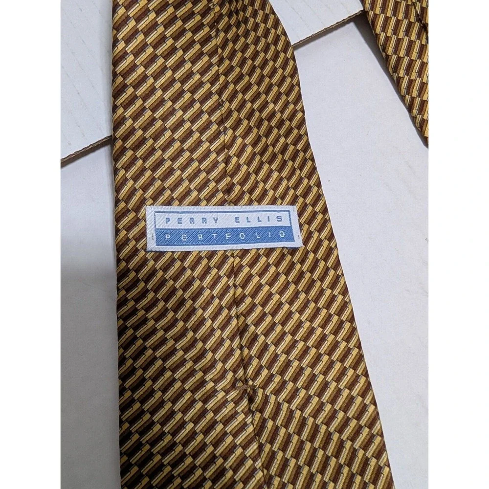 Perry Ellis perry ellis